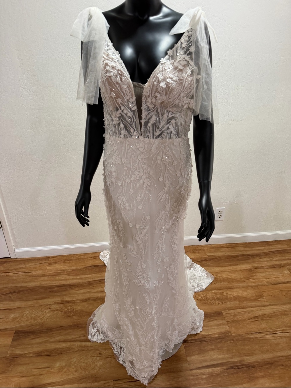 Lillian West 66212 Lace Mermaid Wedding Dress US 16 Sand Ivory Nude